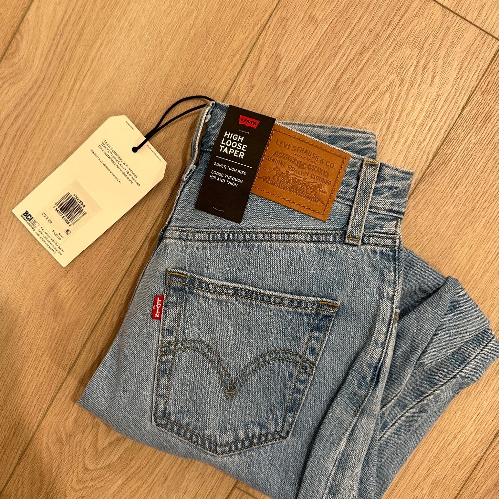 Levi’s High Loose Taper Jeans